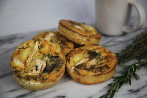 Brie, Caramelised Red Onion & Thyme 4" Quiche (Pack of 2)