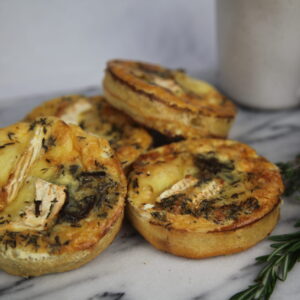 Brie, Caramelised Red Onion & Thyme 4" Quiche (Pack of 2)